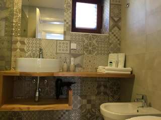 Отель Hotel Pirate Old Town Улцинь Двухместный номер Делюкс с 1 кроватью (для 2 взрослых и 1 ребенка)-4